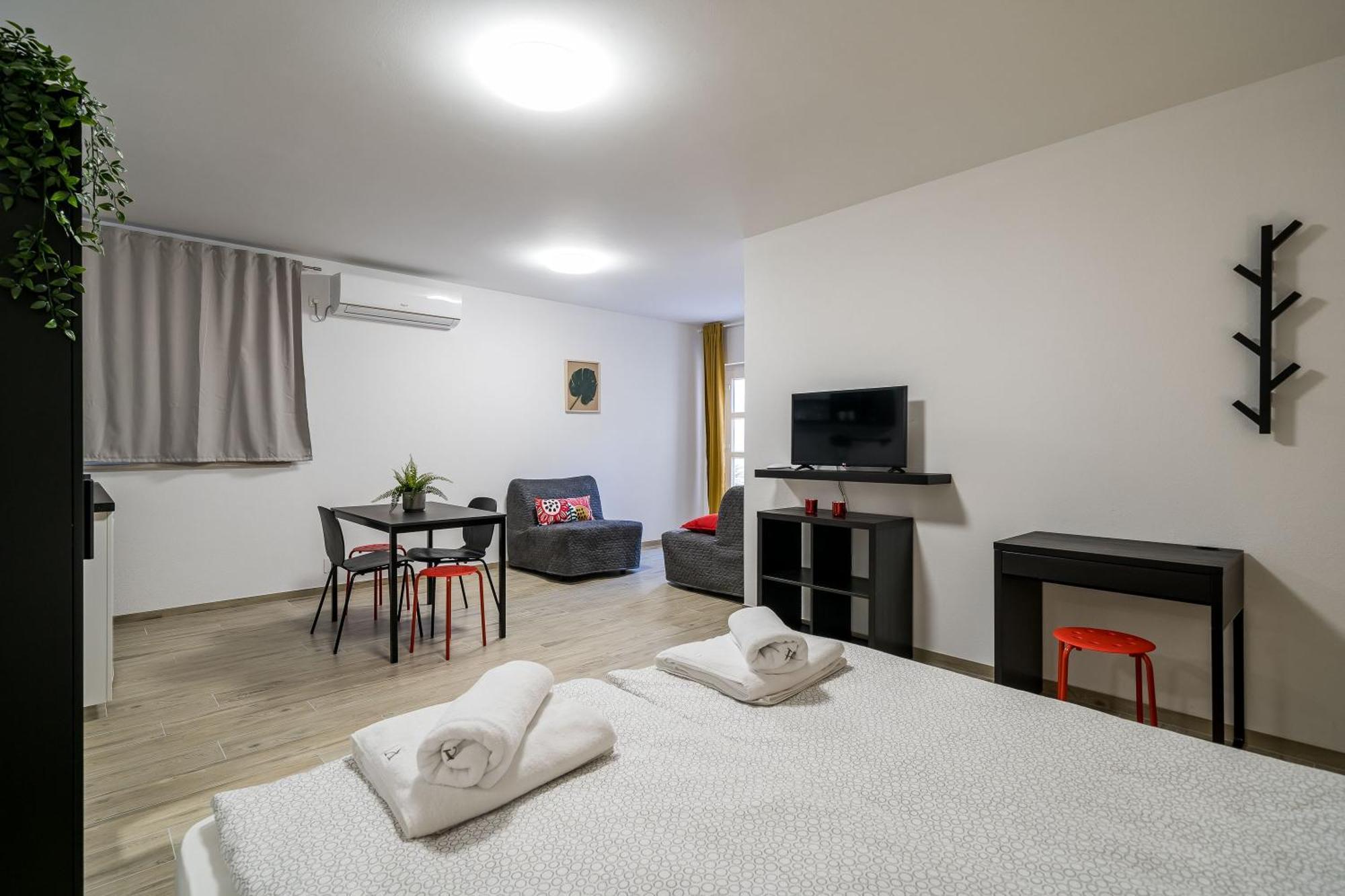 Residence & Pool Villa Schwarz Suites تْسافتات الغرفة الصورة