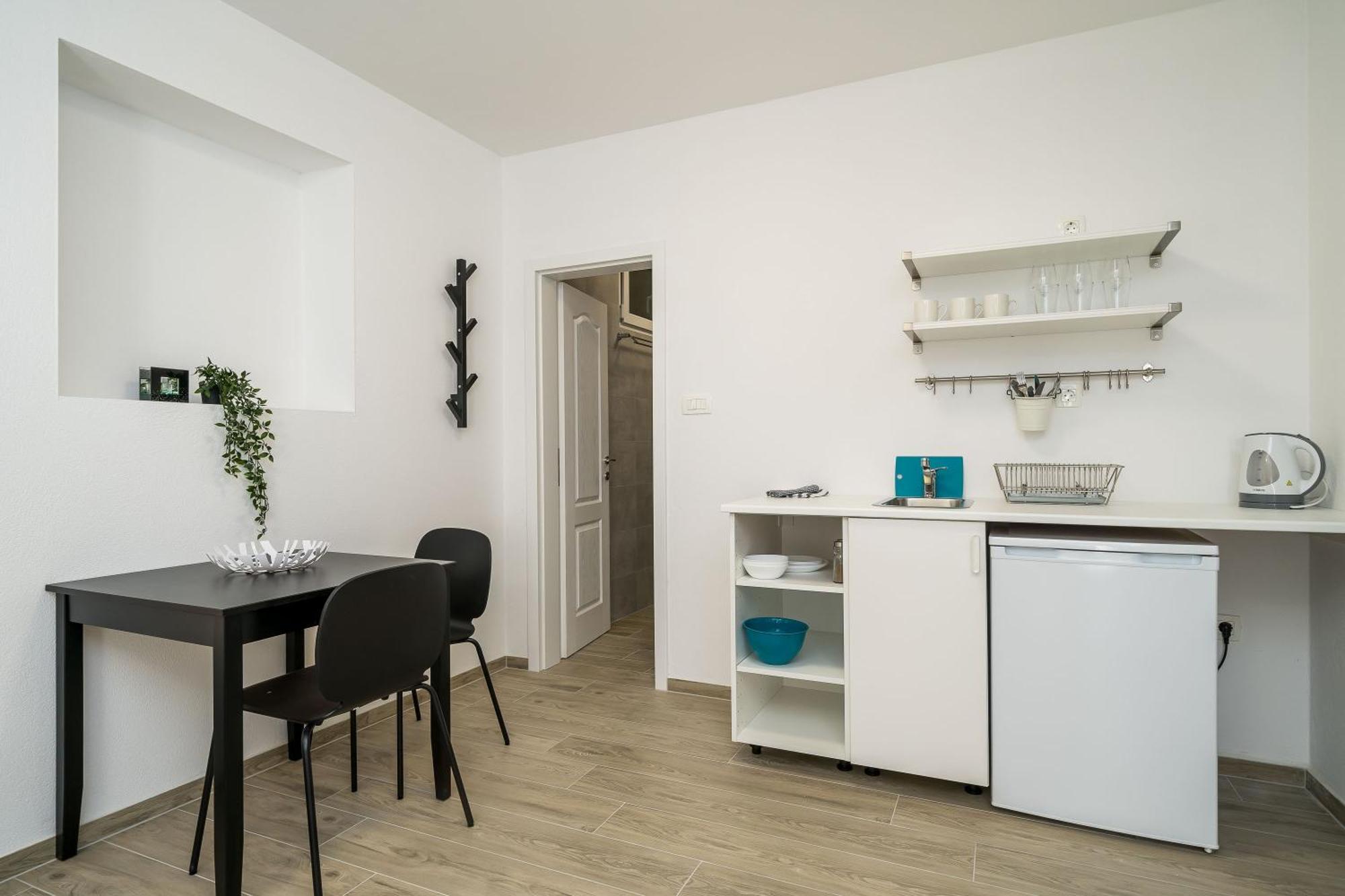 Residence & Pool Villa Schwarz Suites تْسافتات الغرفة الصورة