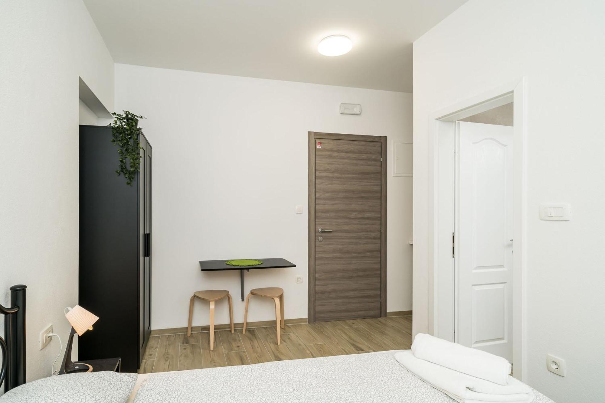 Residence & Pool Villa Schwarz Suites تْسافتات الغرفة الصورة