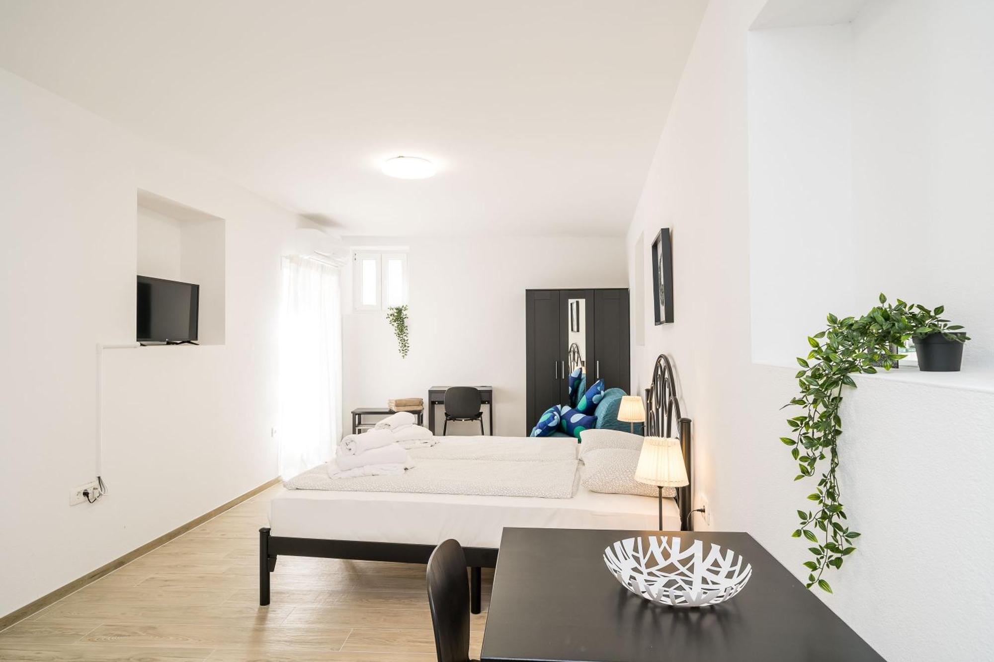 Residence & Pool Villa Schwarz Suites تْسافتات الغرفة الصورة