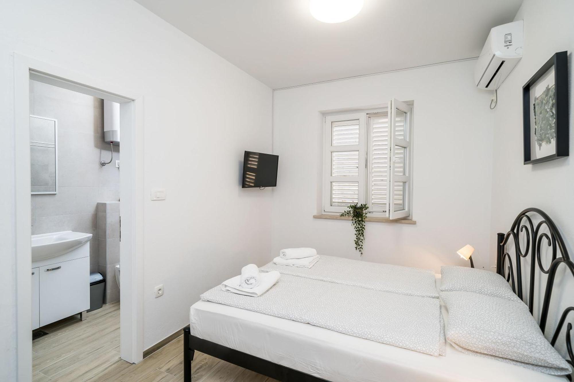 Residence & Pool Villa Schwarz Suites تْسافتات الغرفة الصورة